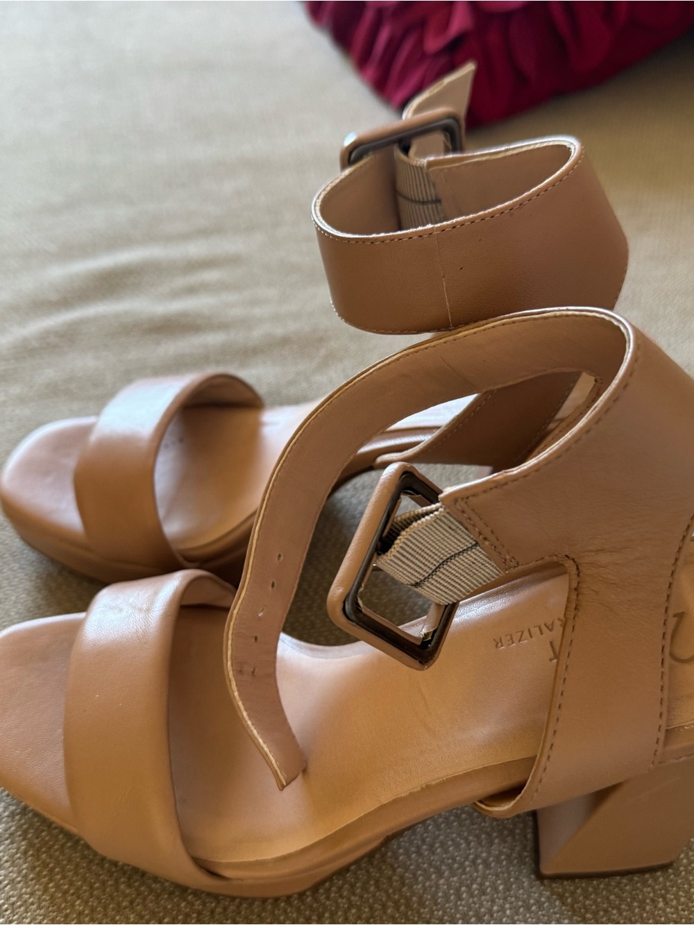 Naturalizer Tan Block Heel Ankle Strap Sandals size 6
